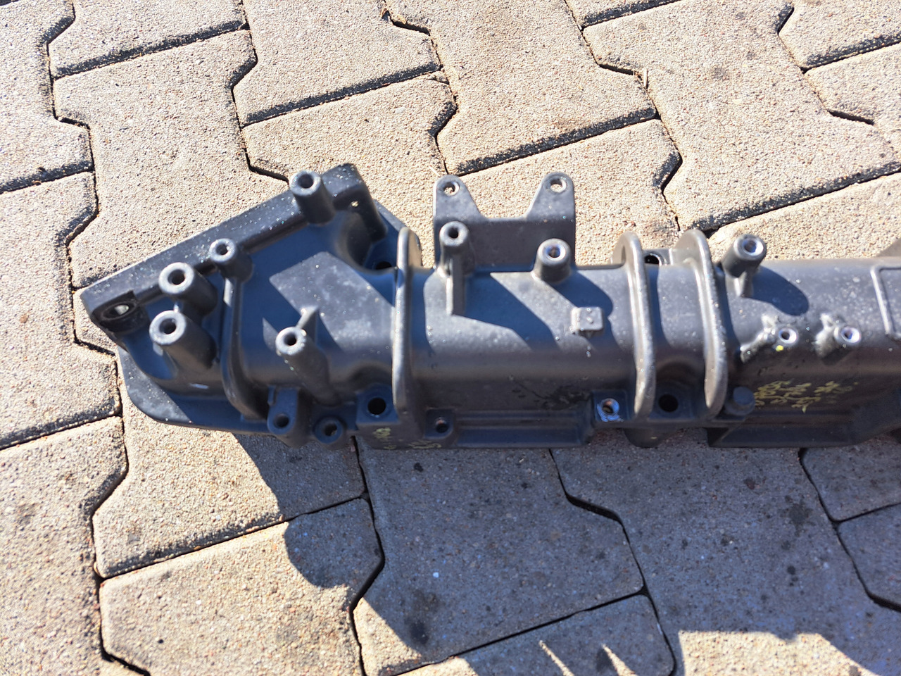 RENAULT KOLEKTOR SSĄCY DOLOTOWY RENAULT GAMA T C K RANGE DTI 11 EURO 6 - Collecteur d'admission pour Camion: photos 2 RENAULT KOLEKTOR SSĄCY DOLOTOWY RENAULT GAMA T C K RANGE DTI 11 EURO 6 - Collecteur d'admission pour Camion: photos 2