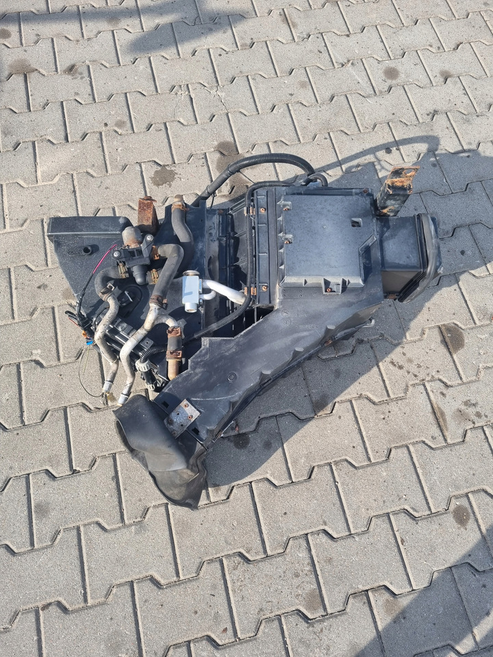 RENAULT NAGRZEWNICA RENAULT MAGNUM DXI LIFT VEGA - Chauffage/ Ventilation pour Camion: photos 1 RENAULT NAGRZEWNICA RENAULT MAGNUM DXI LIFT VEGA - Chauffage/ Ventilation pour Camion: photos 1