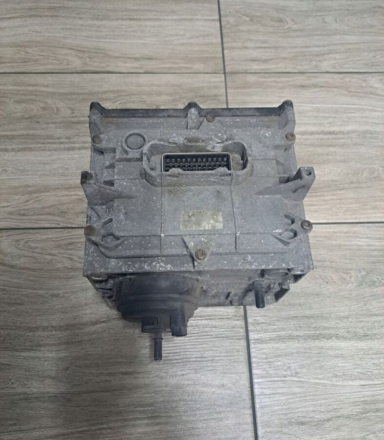 Renault DXI 1 - GENERACJA Renault MAGNUM PREMIUM KERAX LANDER MIDLUM - Système d'échappement pour Camion: photos 1 Renault DXI 1 - GENERACJA Renault MAGNUM PREMIUM KERAX LANDER MIDLUM - Système d'échappement pour Camion: photos 1
