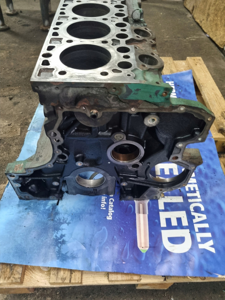 VOLVO BLOK SILNIKA GOŁY SŁUPEK VOLVO FL FE RENAULT PREMIUM MIDLUM DXI 7 D7F - Bloc-cylindres pour Camion: photos 4 VOLVO BLOK SILNIKA GOŁY SŁUPEK VOLVO FL FE RENAULT PREMIUM MIDLUM DXI 7 D7F - Bloc-cylindres pour Camion: photos 4