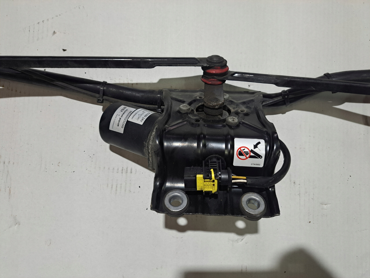 VOLVO MECHANIZM WYCIERACZEK KOMPLET VOLVO FH 4 EURO 6 - Essuie-glace pour Camion: photos 3 VOLVO MECHANIZM WYCIERACZEK KOMPLET VOLVO FH 4 EURO 6 - Essuie-glace pour Camion: photos 3