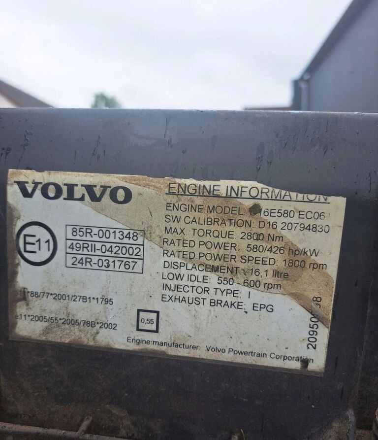 Volvo GŁOWICA SILNIKA FH 16 D16E Volvo - Culasse pour Camion: photos 2 Volvo GŁOWICA SILNIKA FH 16 D16E Volvo - Culasse pour Camion: photos 2