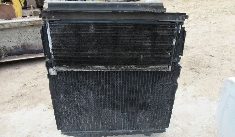 Volvo KOMPLET CHŁODNICA VOLVO FH 12 13 - Radiateur pour Camion: photos 2 Volvo KOMPLET CHŁODNICA VOLVO FH 12 13 - Radiateur pour Camion: photos 2