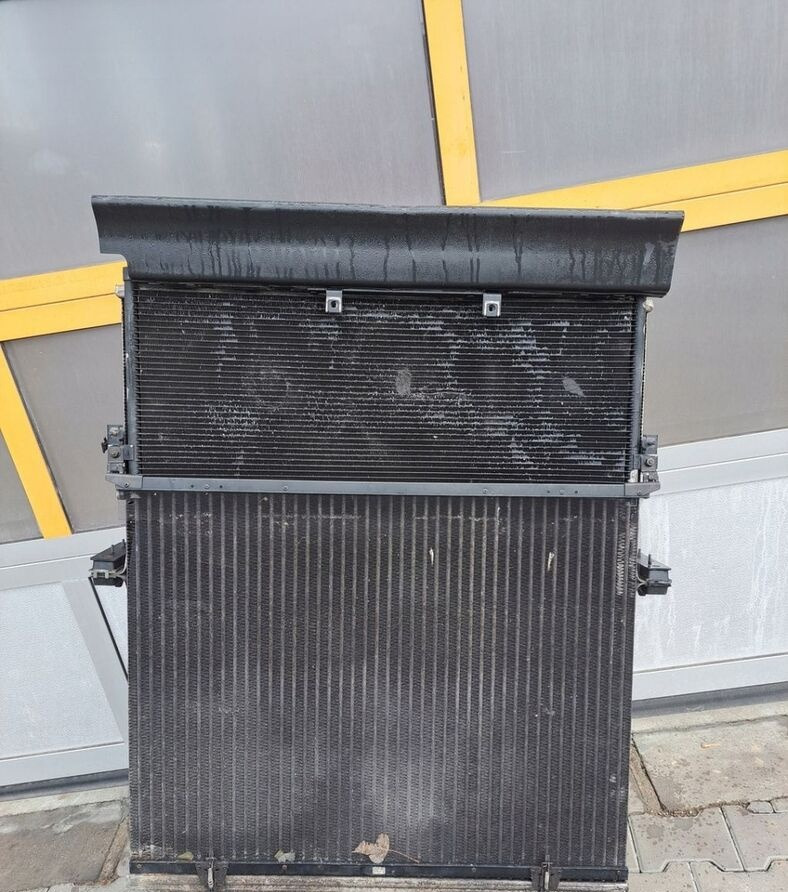 Volvo KOMPLET CHŁODNICA VOLVO FH 5 EURO 6 - Radiateur pour Camion: photos 2 Volvo KOMPLET CHŁODNICA VOLVO FH 5 EURO 6 - Radiateur pour Camion: photos 2