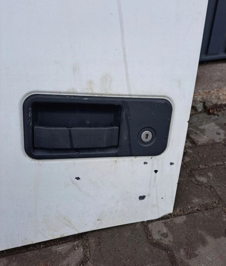 Volvo KOMPLETNE LEWE FH 13 LIFT Volvo OE - Portière et pièces pour Camion: photos 2 Volvo KOMPLETNE LEWE FH 13 LIFT Volvo OE - Portière et pièces pour Camion: photos 2