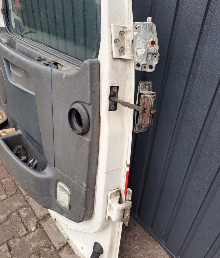 Volvo KOMPLETNE LEWE FH 13 LIFT Volvo OE - Portière et pièces pour Camion: photos 5 Volvo KOMPLETNE LEWE FH 13 LIFT Volvo OE - Portière et pièces pour Camion: photos 5