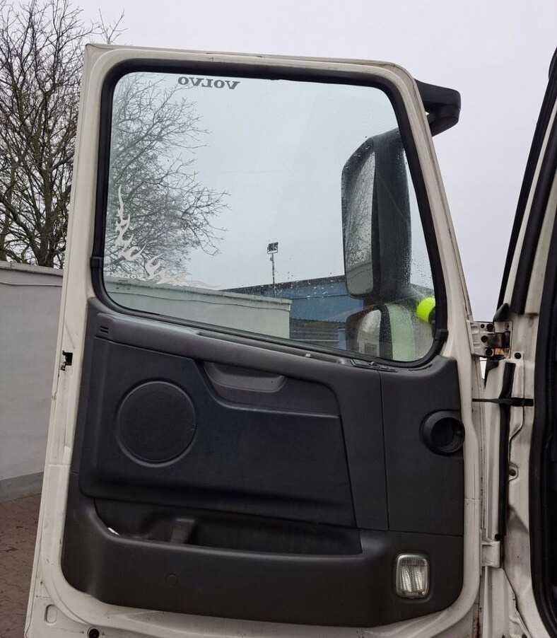 Volvo KOMPLETNE LIFT Volvo FH 13 - Portière et pièces pour Camion: photos 3 Volvo KOMPLETNE LIFT Volvo FH 13 - Portière et pièces pour Camion: photos 3