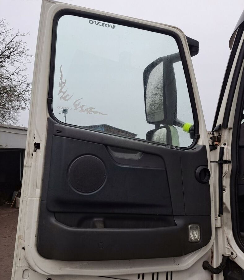 Volvo KOMPLETNE LIFT Volvo FH 13 - Portière et pièces pour Camion: photos 4 Volvo KOMPLETNE LIFT Volvo FH 13 - Portière et pièces pour Camion: photos 4