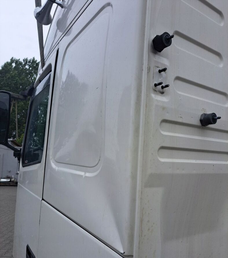 Volvo LIFT XL 12/13R FH 13 - Cabine pour Camion: photos 2 Volvo LIFT XL 12/13R FH 13 - Cabine pour Camion: photos 2