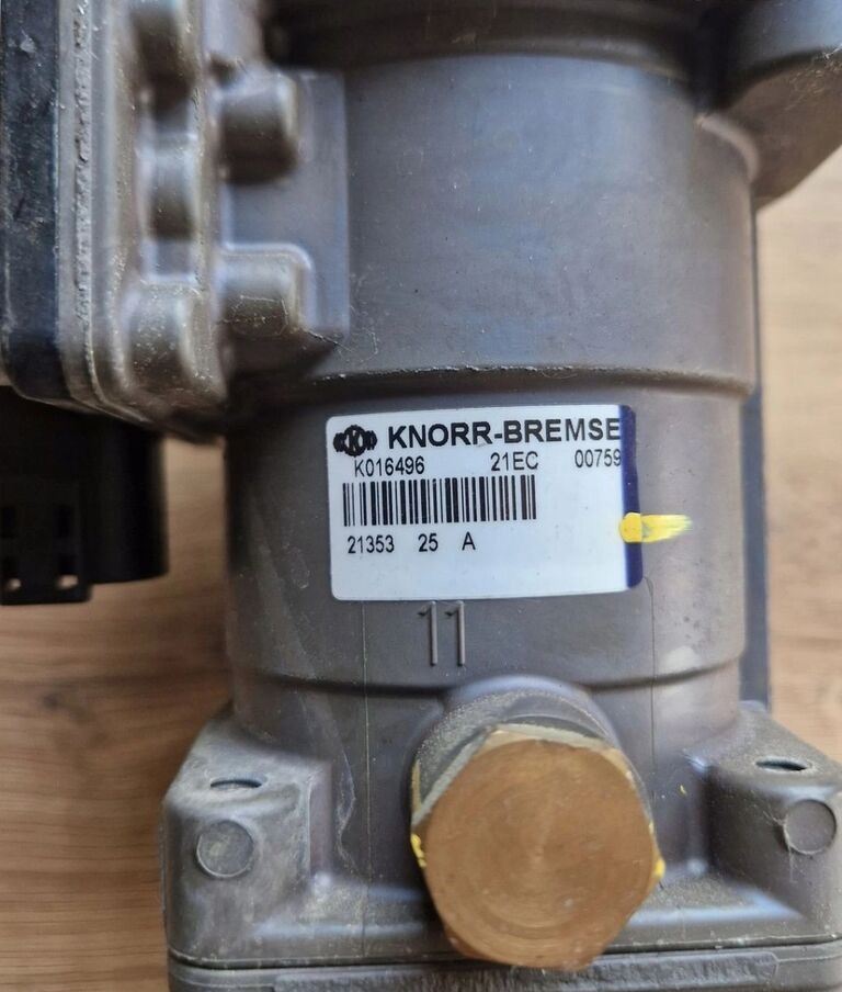 ZAWÓR GŁÓWNY HAMULCOWY POD PEDAŁ FORD F-MAX CARGO EURO 6 | ID: 6125030914 Ford F-MAX CARGO - Pièces de frein pour Camion: photos 2 ZAWÓR GŁÓWNY HAMULCOWY POD PEDAŁ FORD F-MAX CARGO EURO 6 | ID: 6125030914 Ford F-MAX CARGO - Pièces de frein pour Camion: photos 2