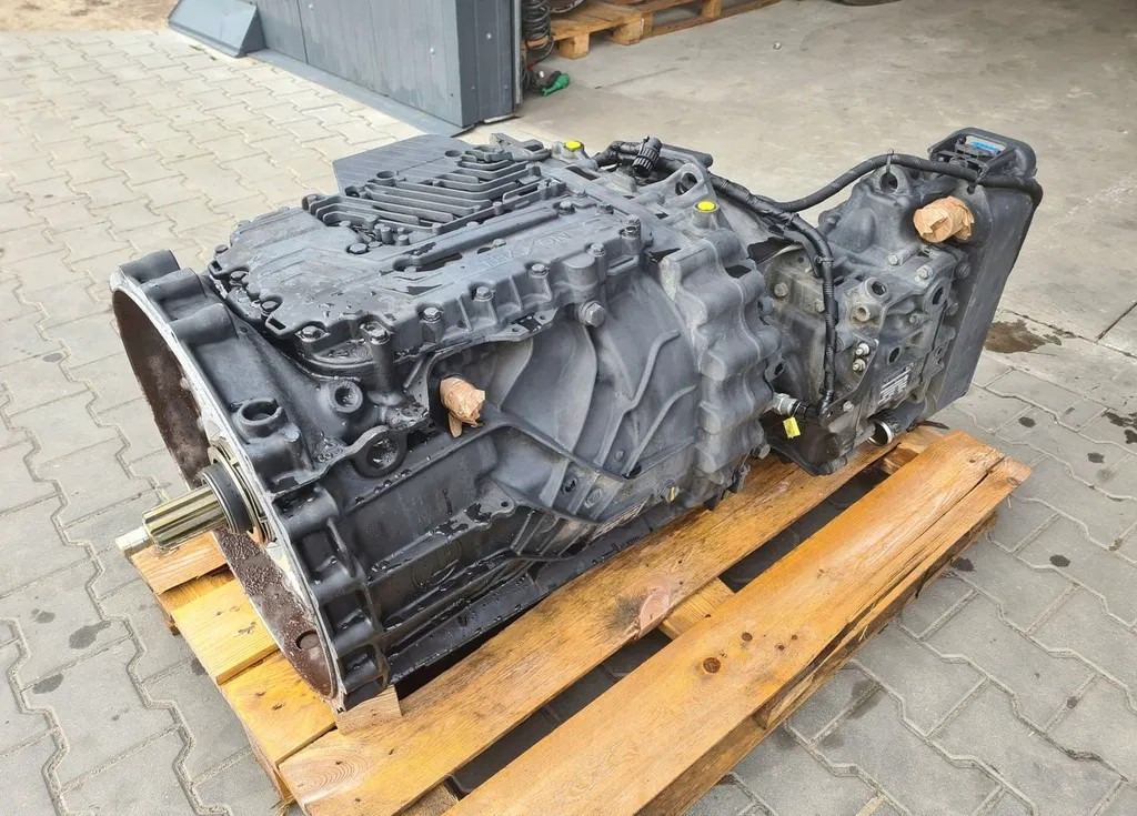 ZF TRAXON 12TX2621 Z RETARDEREM TD JC46 7K481BAB 2022 ROK - Boîte de vitesse: photos 1 ZF TRAXON 12TX2621 Z RETARDEREM TD JC46 7K481BAB 2022 ROK - Boîte de vitesse: photos 1