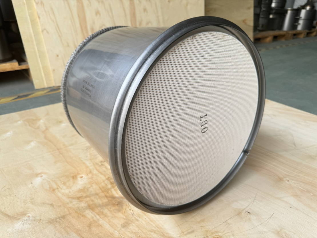 MAN Roetfilter / Partikelfilter / FAP TGX, TGS 81151030164, 81151039130, 8115103 - Système d'échappement pour Camion: photos 1 MAN Roetfilter / Partikelfilter / FAP TGX, TGS 81151030164, 81151039130, 8115103 - Système d'échappement pour Camion: photos 1