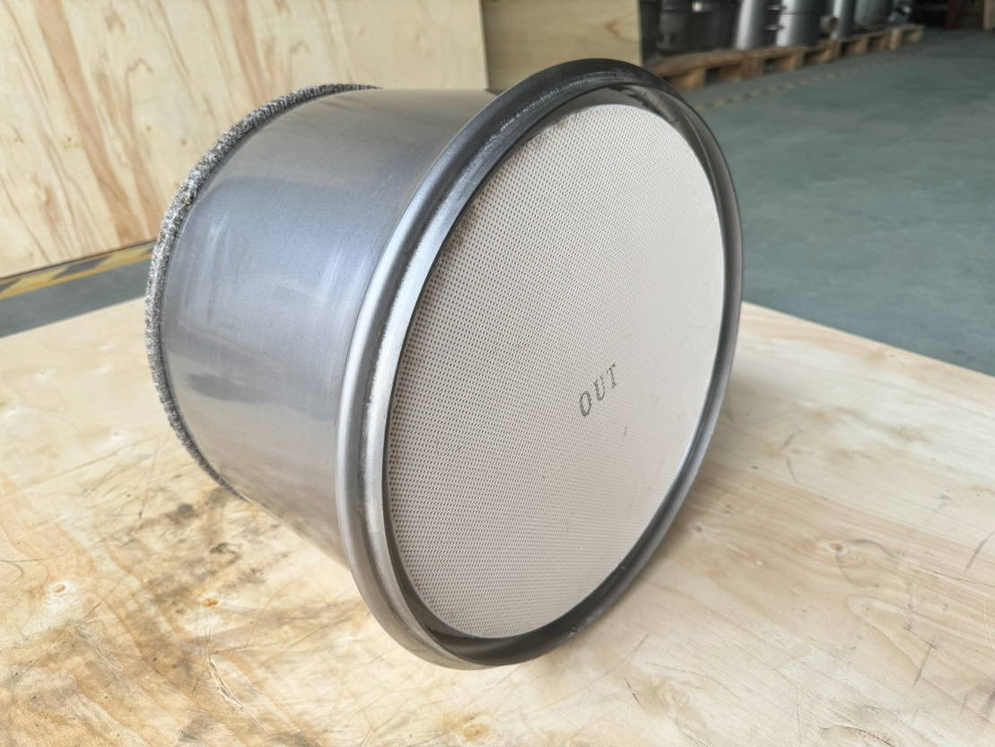 MAN Roetfilter / Partikelfilter / FAP TGX, TGS 81151030164, 81151039130, 8115103 - Système d'échappement pour Camion: photos 3 MAN Roetfilter / Partikelfilter / FAP TGX, TGS 81151030164, 81151039130, 8115103 - Système d'échappement pour Camion: photos 3