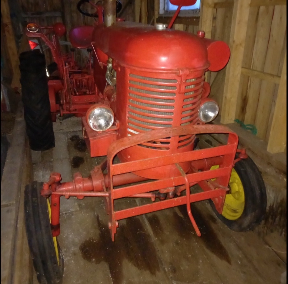 1952 Massey Harris Pony 812 - Tracteur agricole: photos 1 1952 Massey Harris Pony 812 - Tracteur agricole: photos 1