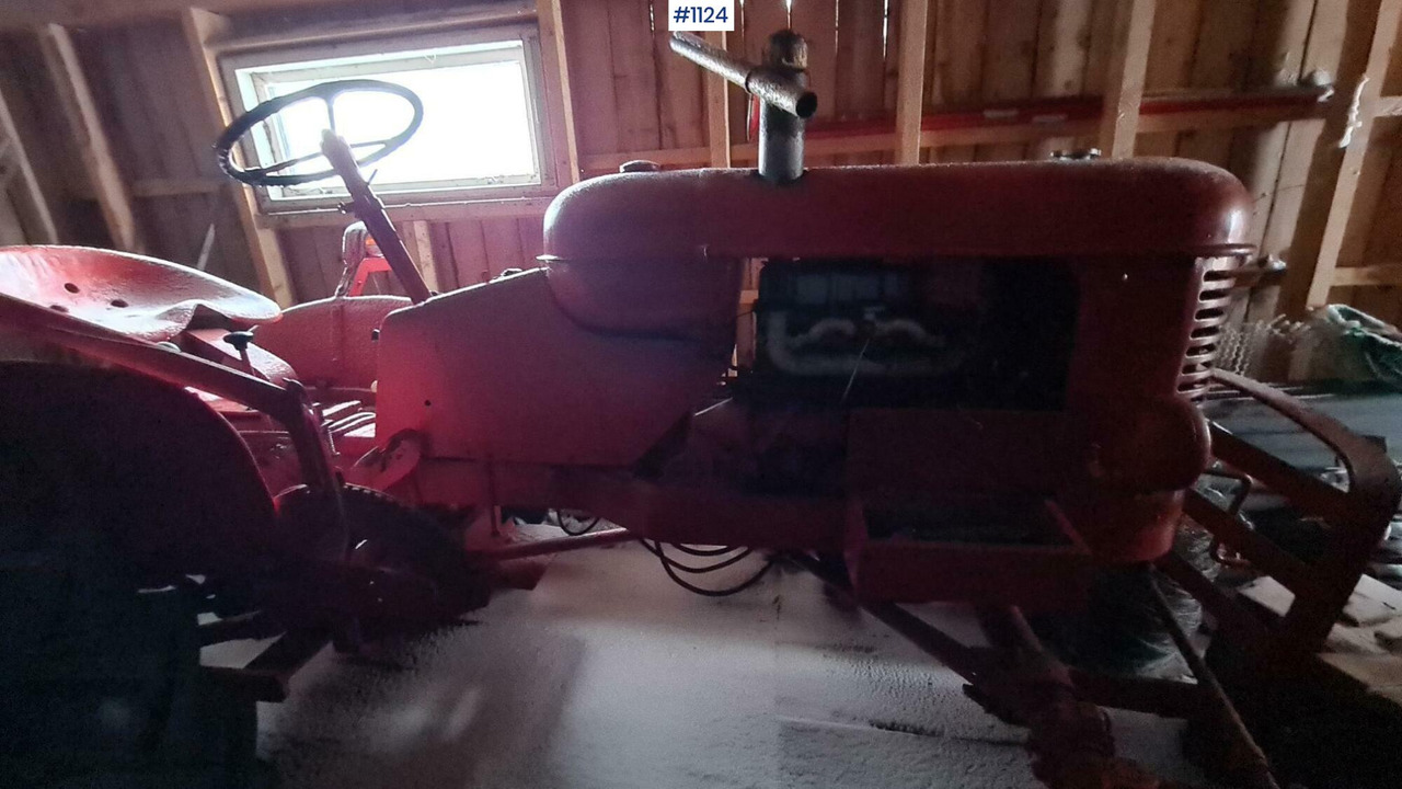 1952 Massey Harris Pony 812 - Tracteur agricole: photos 3 1952 Massey Harris Pony 812 - Tracteur agricole: photos 3