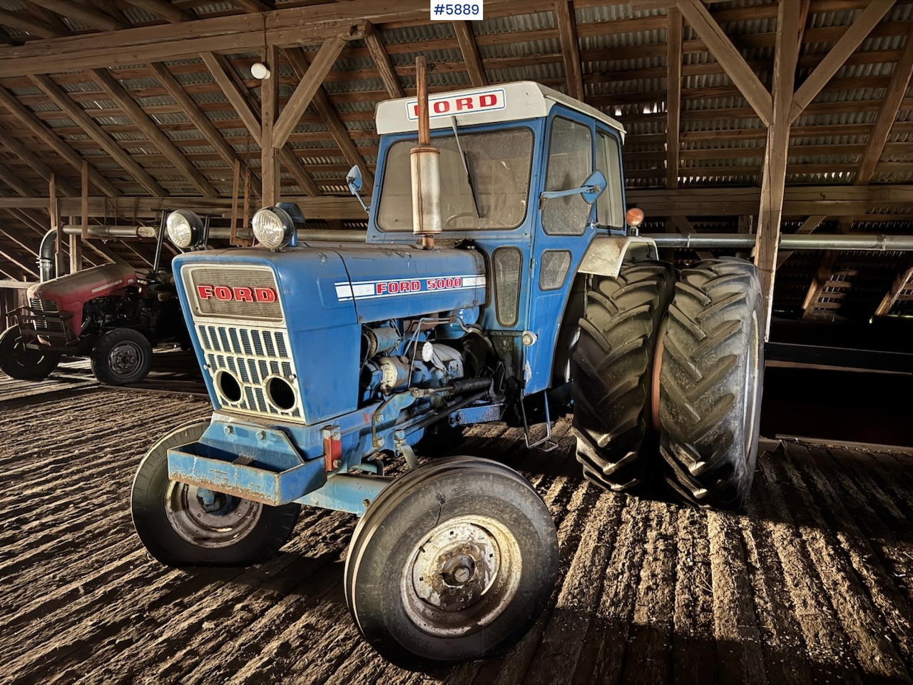 1975 Ford 5000 w/ Twin Wheels - Tracteur agricole: photos 1 1975 Ford 5000 w/ Twin Wheels - Tracteur agricole: photos 1