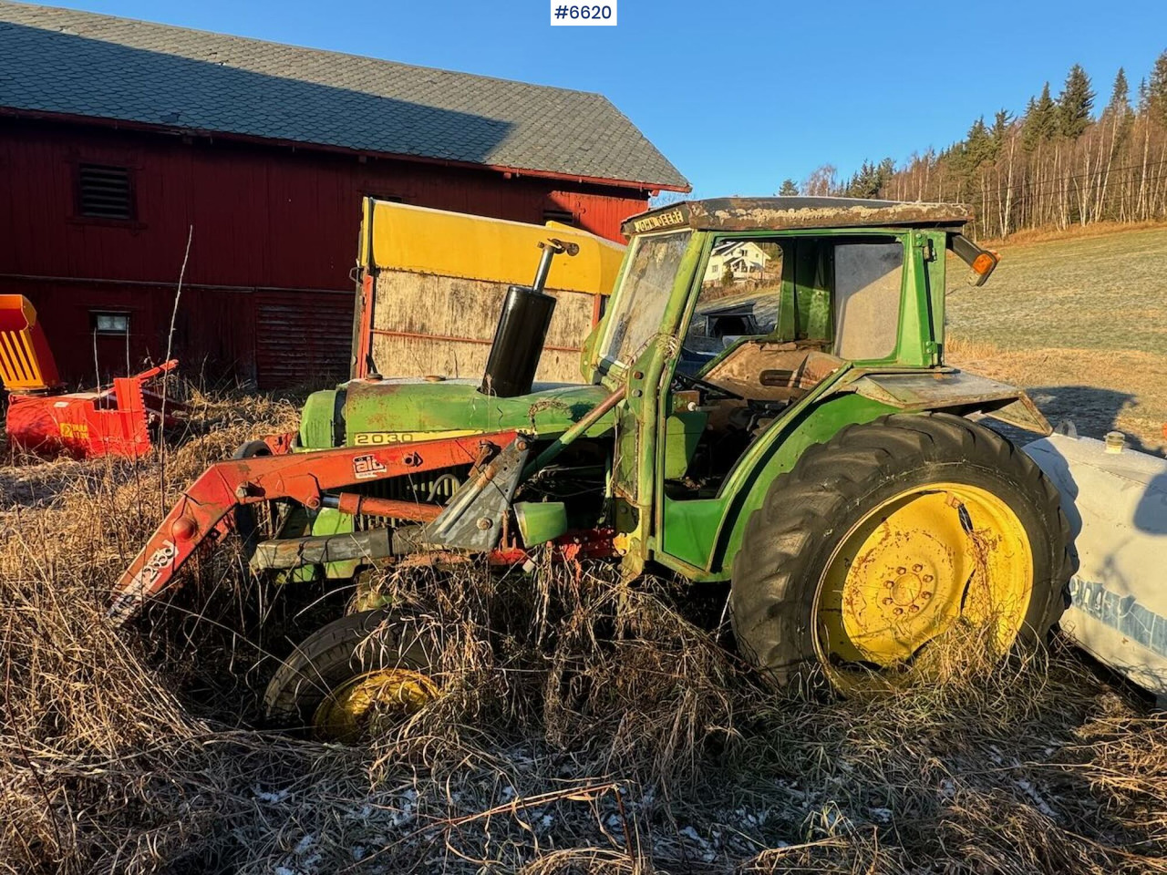 1977 John Deere 2030 w/ front loader. Repair object. - Tracteur agricole: photos 1 1977 John Deere 2030 w/ front loader. Repair object. - Tracteur agricole: photos 1