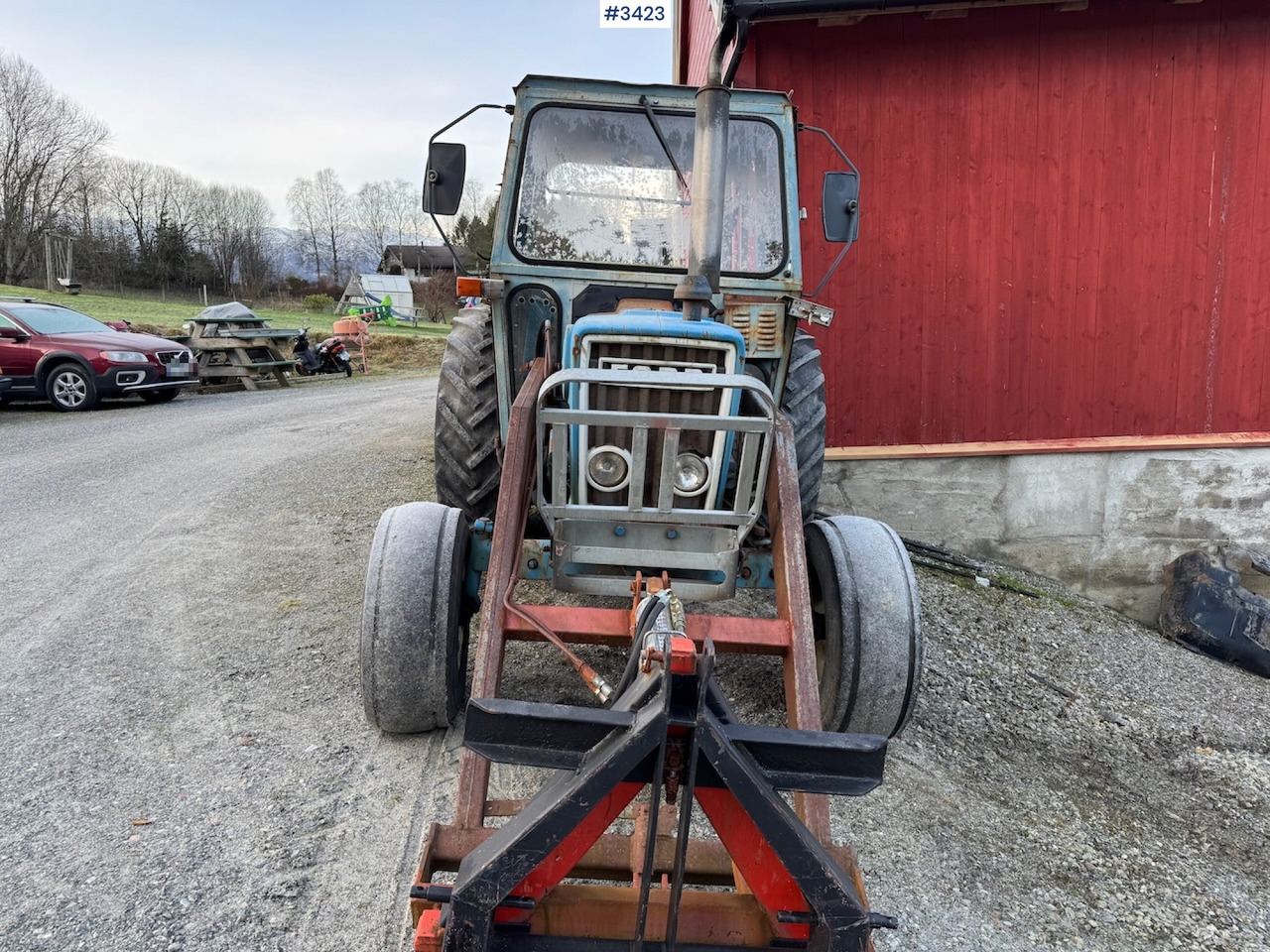 1981 Ford 4600 w/front loader, bucket and pallet fork. - Tracteur agricole: photos 3 1981 Ford 4600 w/front loader, bucket and pallet fork. - Tracteur agricole: photos 3