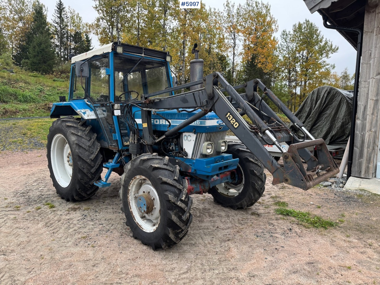 1983 Ford 5610 with Front Loader - Tracteur agricole: photos 2 1983 Ford 5610 with Front Loader - Tracteur agricole: photos 2