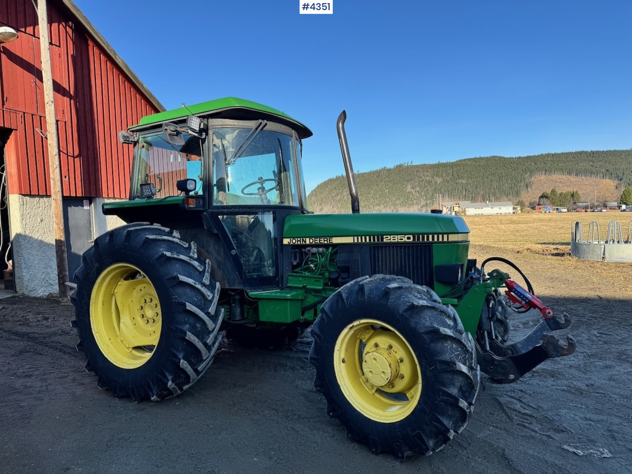1991 John Deere 2850 4x4 Synchron w/ front hydraulics. - Tracteur agricole: photos 4 1991 John Deere 2850 4x4 Synchron w/ front hydraulics. - Tracteur agricole: photos 4