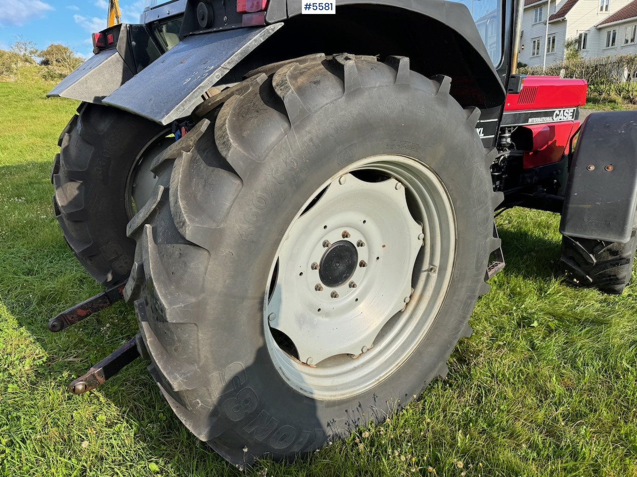1992 Case IH 845 XL w/ front hydraulics - Tracteur agricole: photos 4 1992 Case IH 845 XL w/ front hydraulics - Tracteur agricole: photos 4