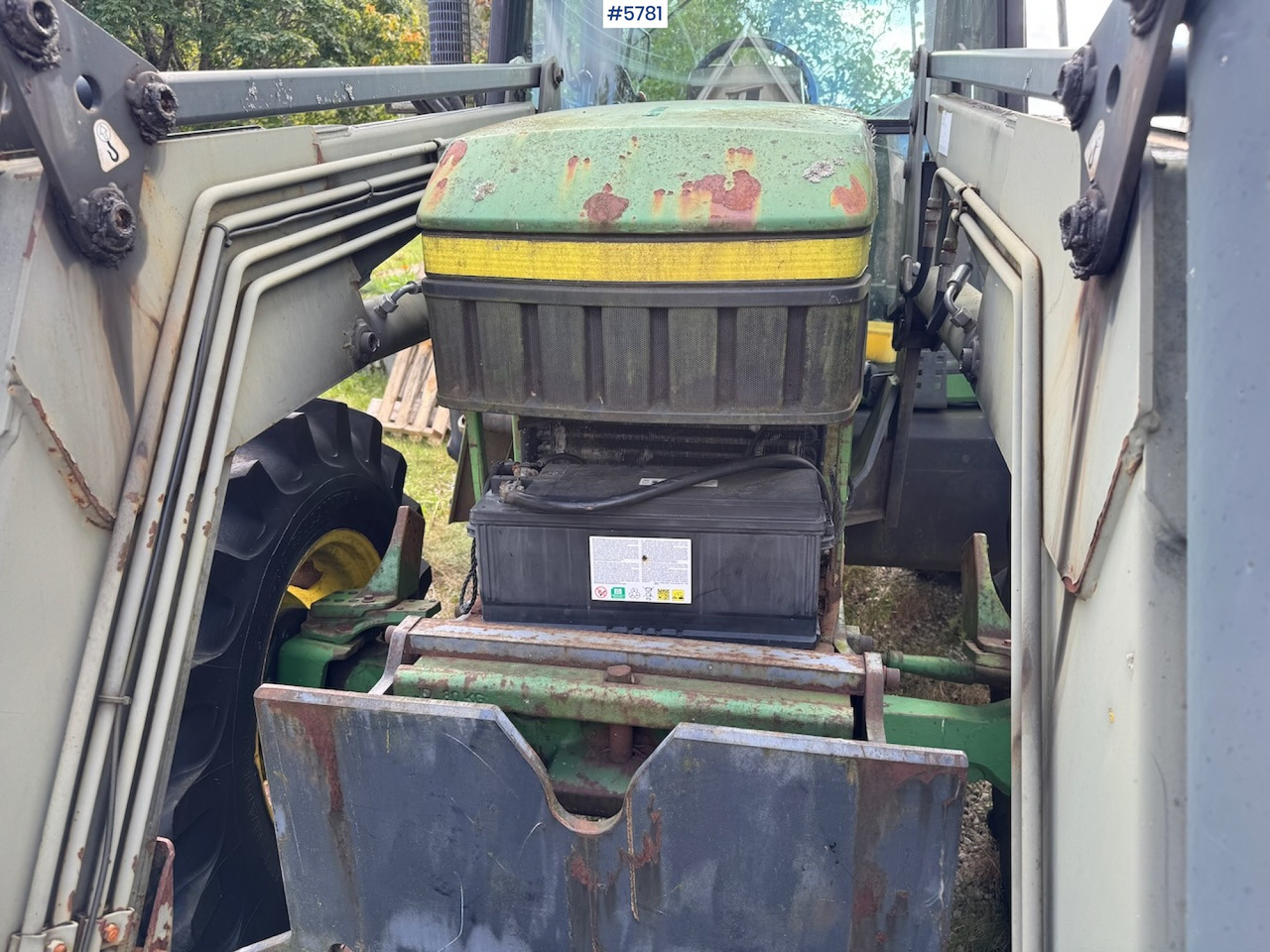 1993 John Deere 6300 w/ front loader and plow plate. - Tracteur agricole: photos 4 1993 John Deere 6300 w/ front loader and plow plate. - Tracteur agricole: photos 4