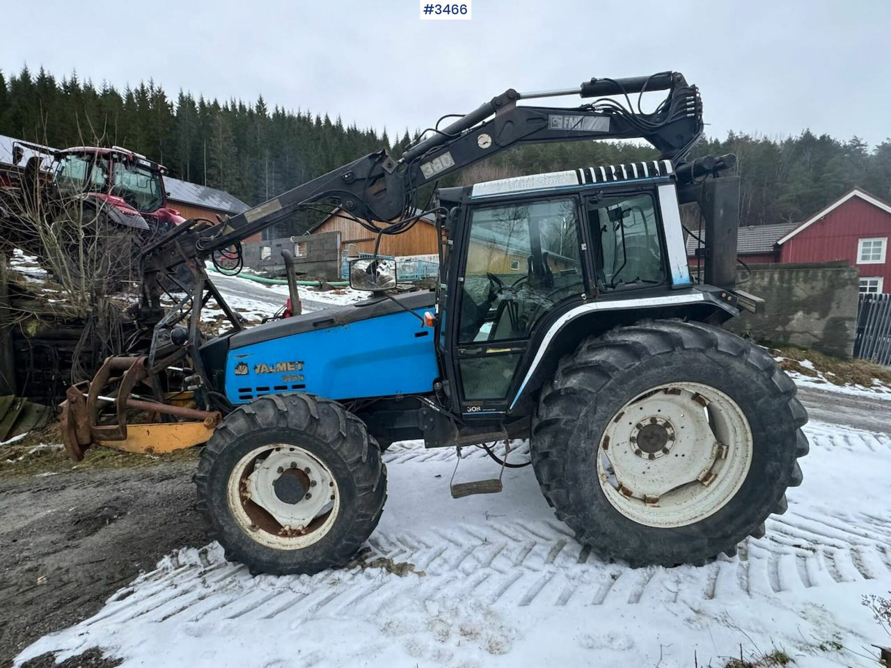 1993 Valmet 8100 m/ Hiab FMV Crane and timber trailer - Tracteur agricole: photos 4 1993 Valmet 8100 m/ Hiab FMV Crane and timber trailer - Tracteur agricole: photos 4