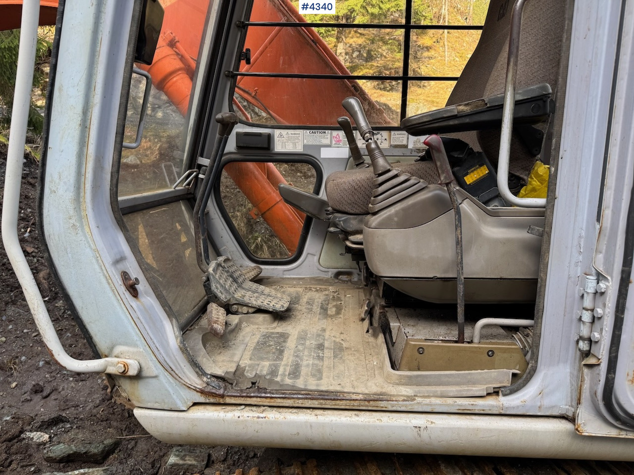 Pelle sur chenille 1994 Hitachi EX120-2: photos 19 Pelle sur chenille 1994 Hitachi EX120-2: photos 19