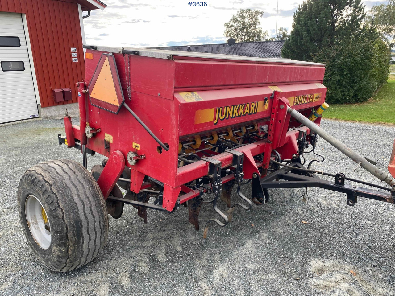 1997 Junkkari Simulta 2500 seed drill - Semoir: photos 2 1997 Junkkari Simulta 2500 seed drill - Semoir: photos 2