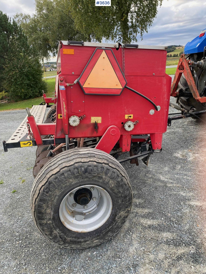 1997 Junkkari Simulta 2500 seed drill - Semoir: photos 5 1997 Junkkari Simulta 2500 seed drill - Semoir: photos 5