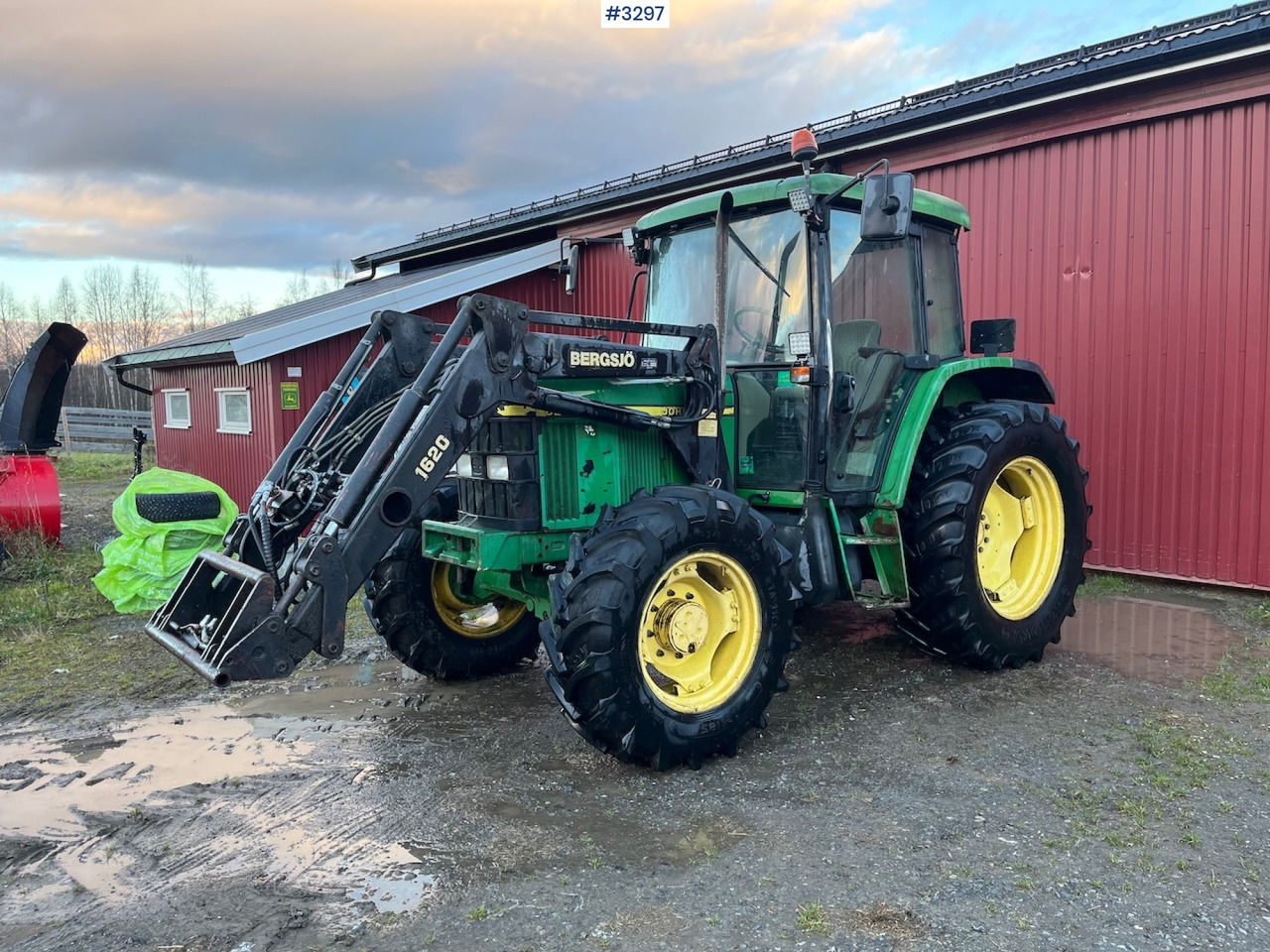 1999 John Deere 6210 SE with Front Loader - Tracteur agricole: photos 1 1999 John Deere 6210 SE with Front Loader - Tracteur agricole: photos 1