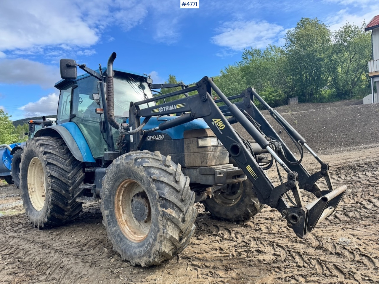 2000 New Holland TM135 4x4 w/ Front loader - Tracteur agricole: photos 1 2000 New Holland TM135 4x4 w/ Front loader - Tracteur agricole: photos 1