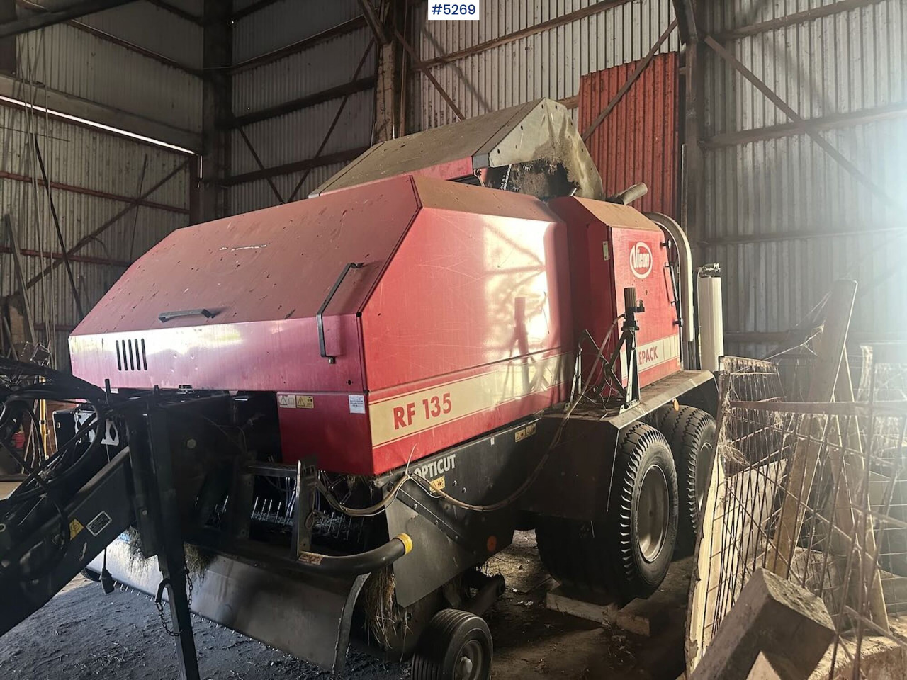 2003 Vicon RF 135 opticut round baler. - Matériel de fenaison: photos 5 2003 Vicon RF 135 opticut round baler. - Matériel de fenaison: photos 5