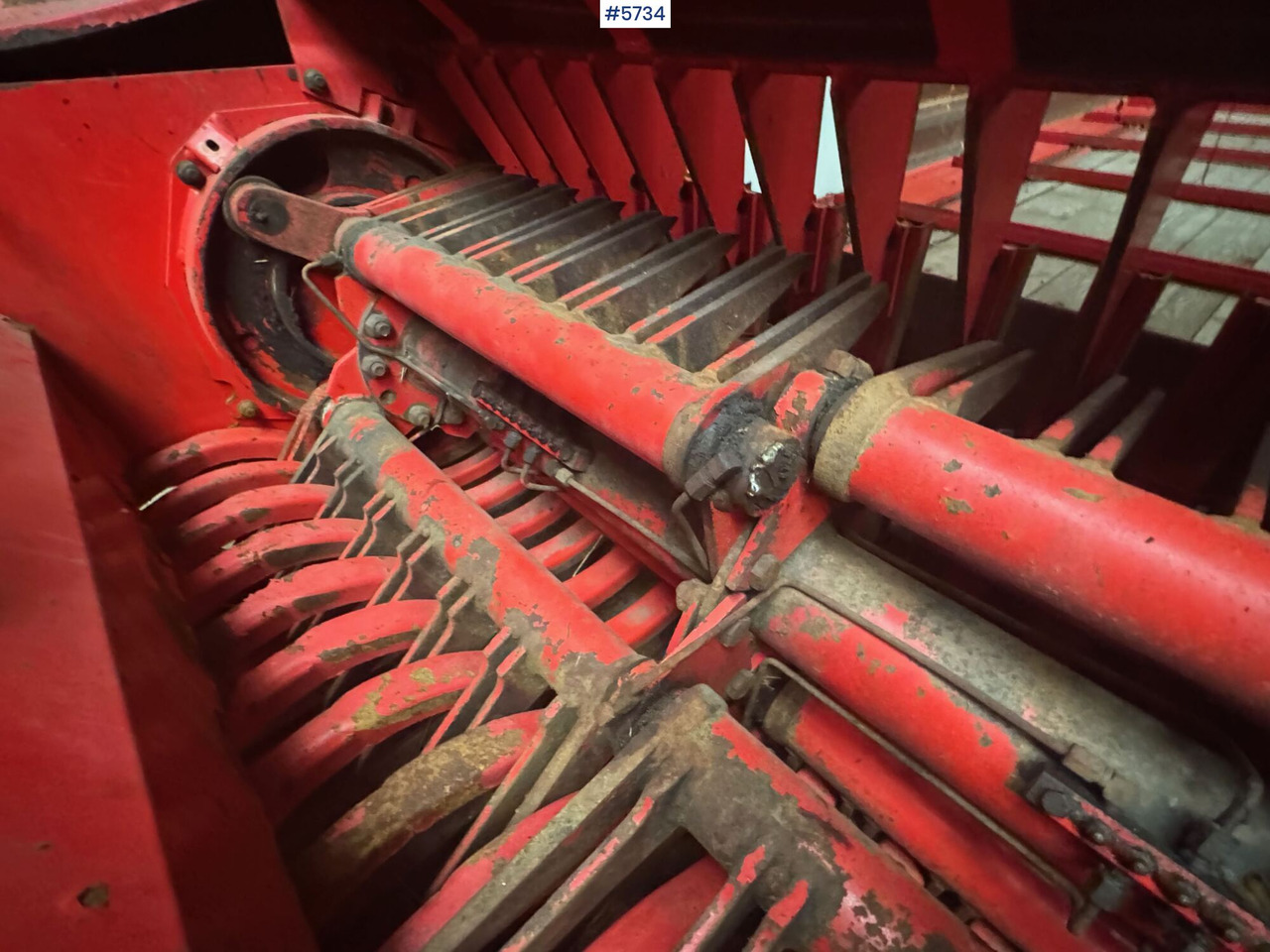 Matériel de fenaison 2005 Pottinger Euroboss 330t supermatic: photos 12 Matériel de fenaison 2005 Pottinger Euroboss 330t supermatic: photos 12