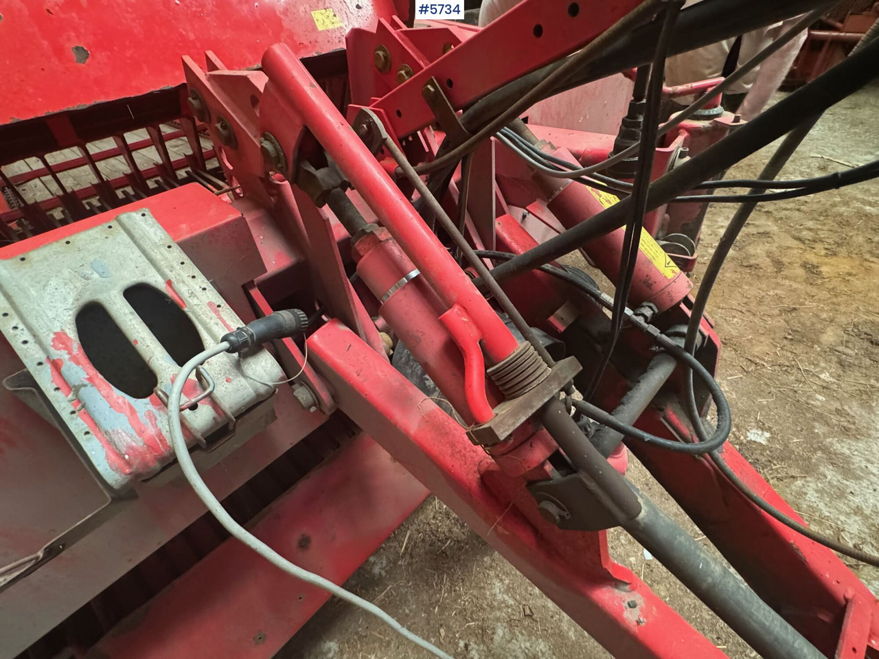 Matériel de fenaison 2005 Pottinger Euroboss 330t supermatic: photos 19 Matériel de fenaison 2005 Pottinger Euroboss 330t supermatic: photos 19