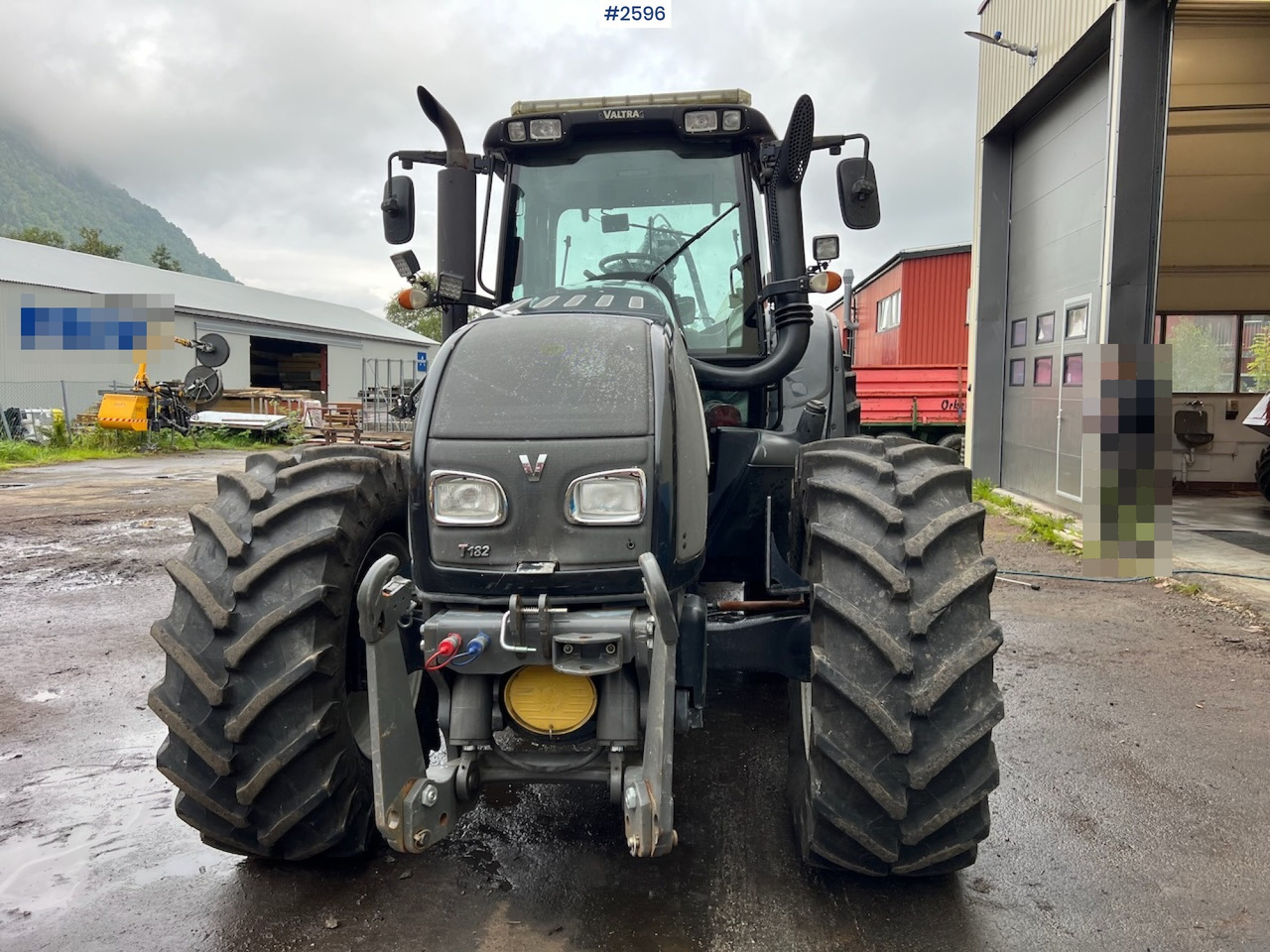 2010 Valtra T182 Versu Tractor w/ 2015 NHS 300E Chipper and 2015 Junkkari P4169 Crane - Tracteur agricole: photos 4 2010 Valtra T182 Versu Tractor w/ 2015 NHS 300E Chipper and 2015 Junkkari P4169 Crane - Tracteur agricole: photos 4