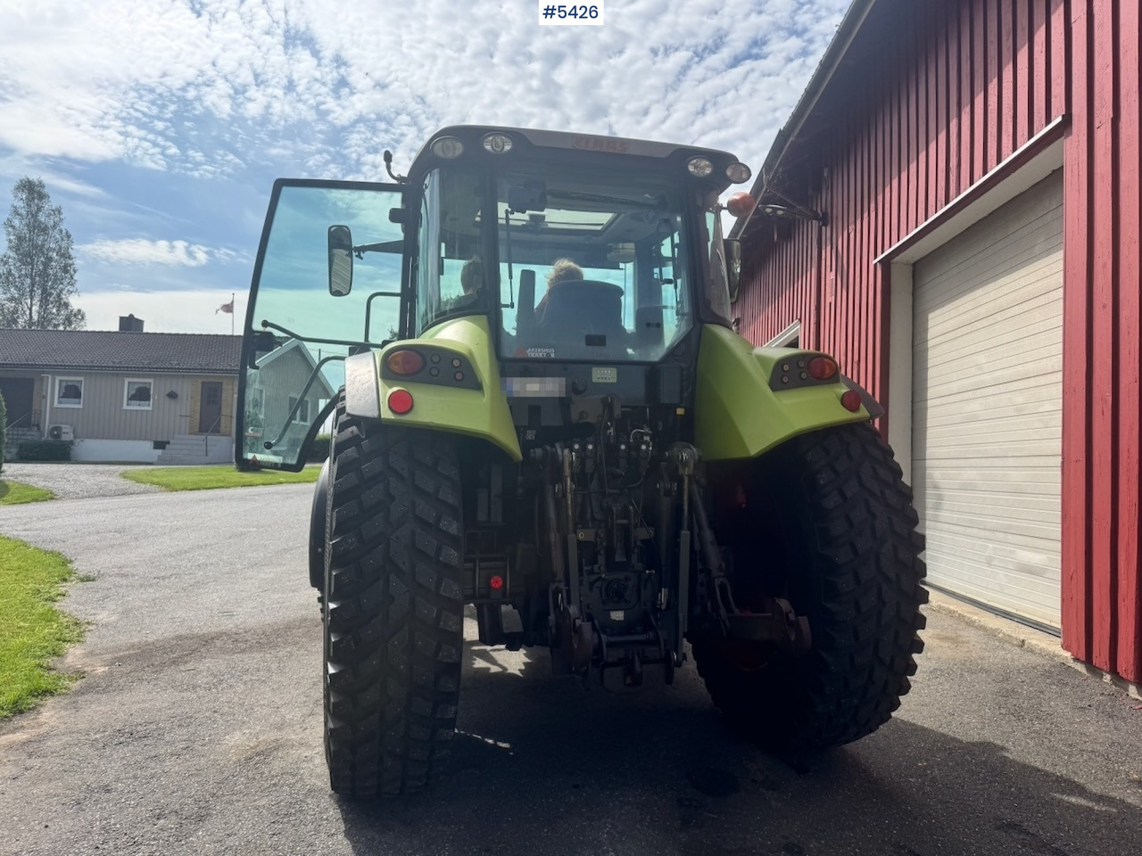 2011 Claas Arion 430 w/ Front loader and Plough. 3210 hours! - Tracteur agricole: photos 5 2011 Claas Arion 430 w/ Front loader and Plough. 3210 hours! - Tracteur agricole: photos 5