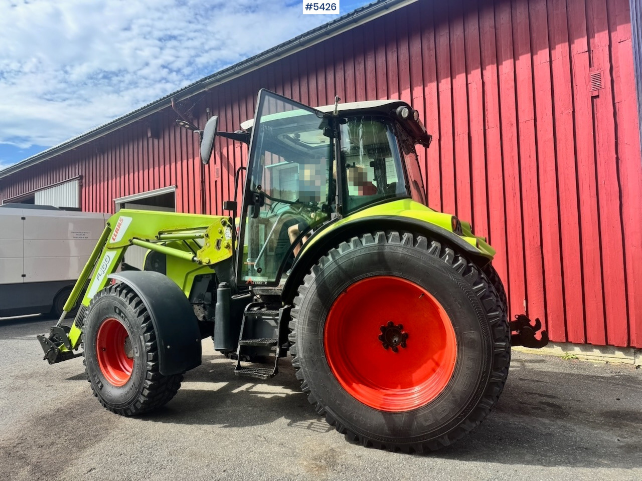 2011 Claas Arion 430 w/ Front loader and Plough. 3210 hours! - Tracteur agricole: photos 3 2011 Claas Arion 430 w/ Front loader and Plough. 3210 hours! - Tracteur agricole: photos 3