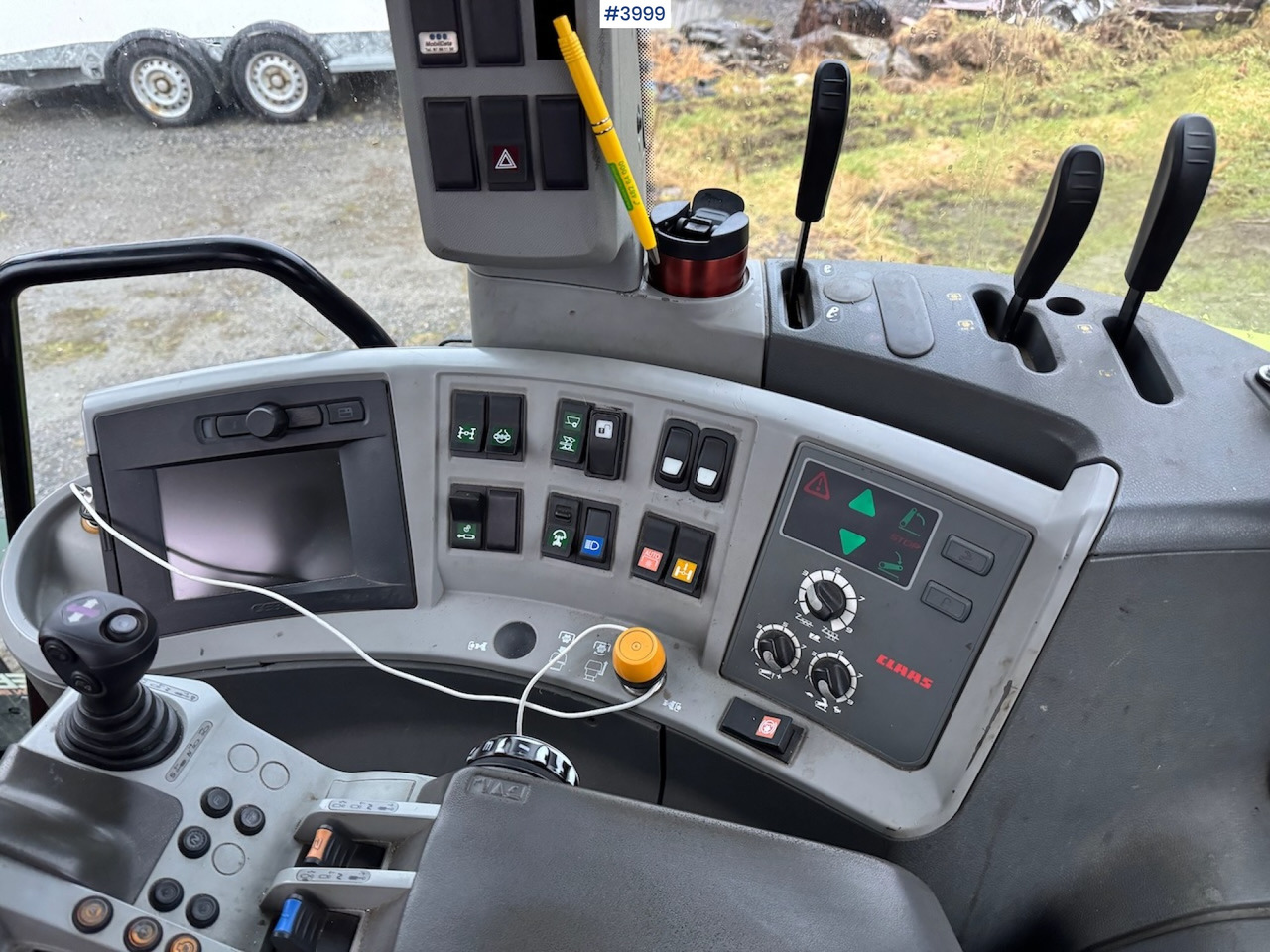 Crédit-bail de  2012 Claas Arion 640 w/ front loader 2012 Claas Arion 640 w/ front loader: photos 19
