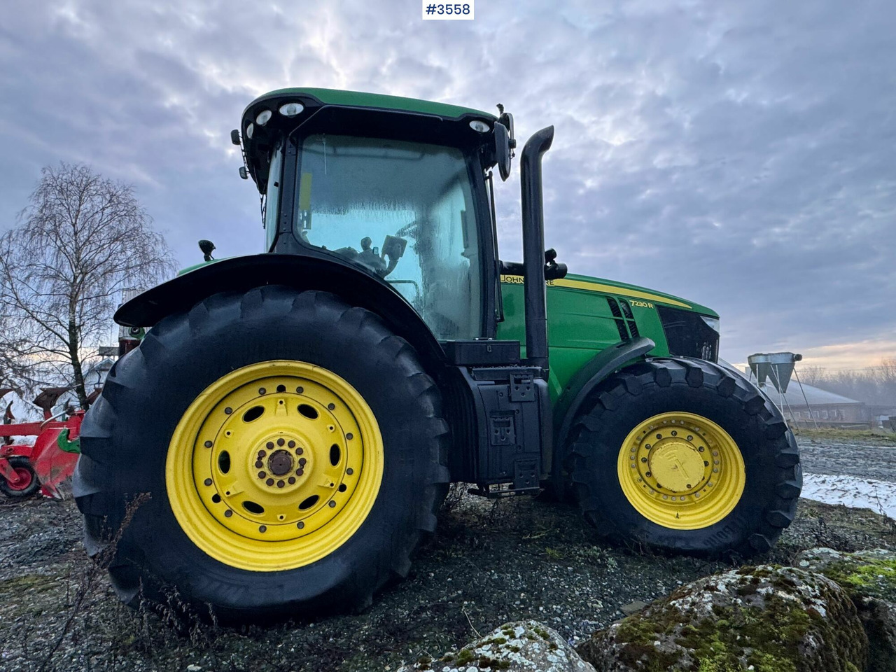 2012 John Deere 7230R w/ GPS and 3 hydraulic outlets! - Tracteur agricole: photos 2 2012 John Deere 7230R w/ GPS and 3 hydraulic outlets! - Tracteur agricole: photos 2