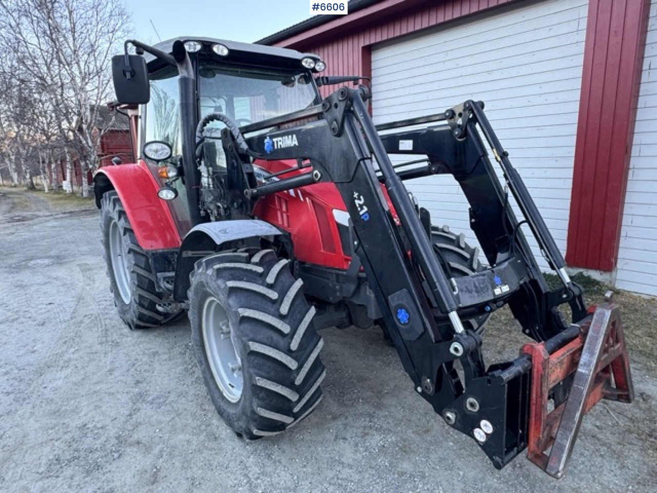 2013 Massey Ferguson 5610 Dyna-4 with front loader. SEE VIDEO! - Tracteur agricole: photos 4 2013 Massey Ferguson 5610 Dyna-4 with front loader. SEE VIDEO! - Tracteur agricole: photos 4