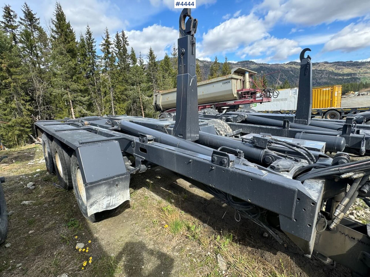 2015 Fliegl hook trailer - Remorque porte-engin surbaissée: photos 5 2015 Fliegl hook trailer - Remorque porte-engin surbaissée: photos 5