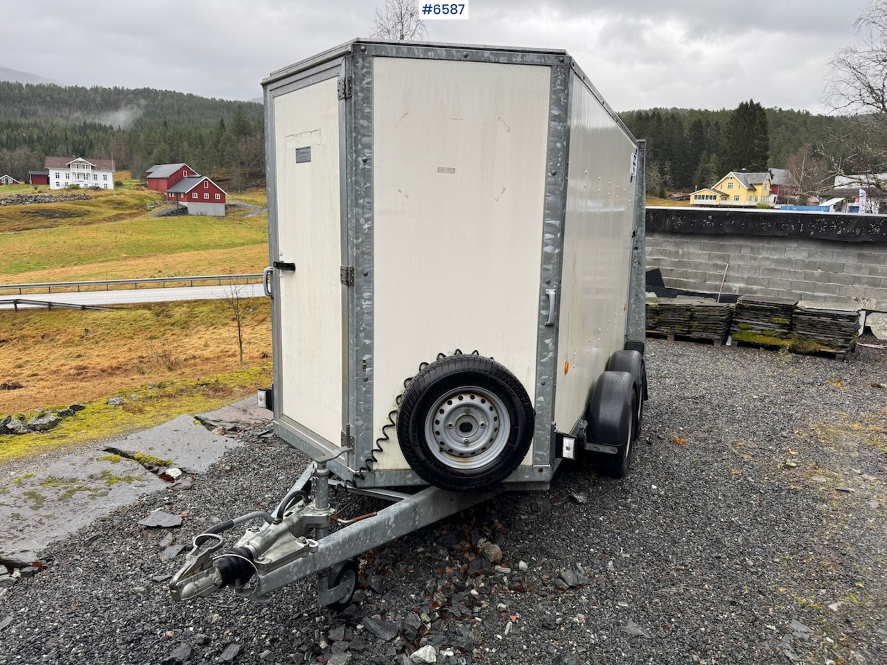 2015 For Williams BV 105G 6 Closet hanger - Remorque voiture: photos 2 2015 For Williams BV 105G 6 Closet hanger - Remorque voiture: photos 2