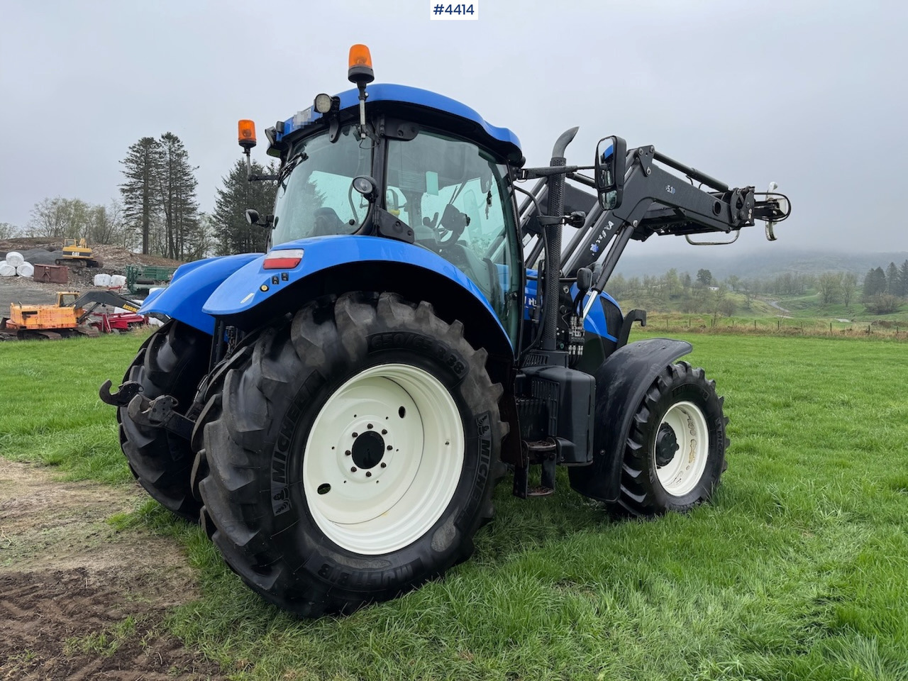 2015 New Holland T7.185 Auto Command w/Front Loader - Tracteur agricole: photos 4 2015 New Holland T7.185 Auto Command w/Front Loader - Tracteur agricole: photos 4