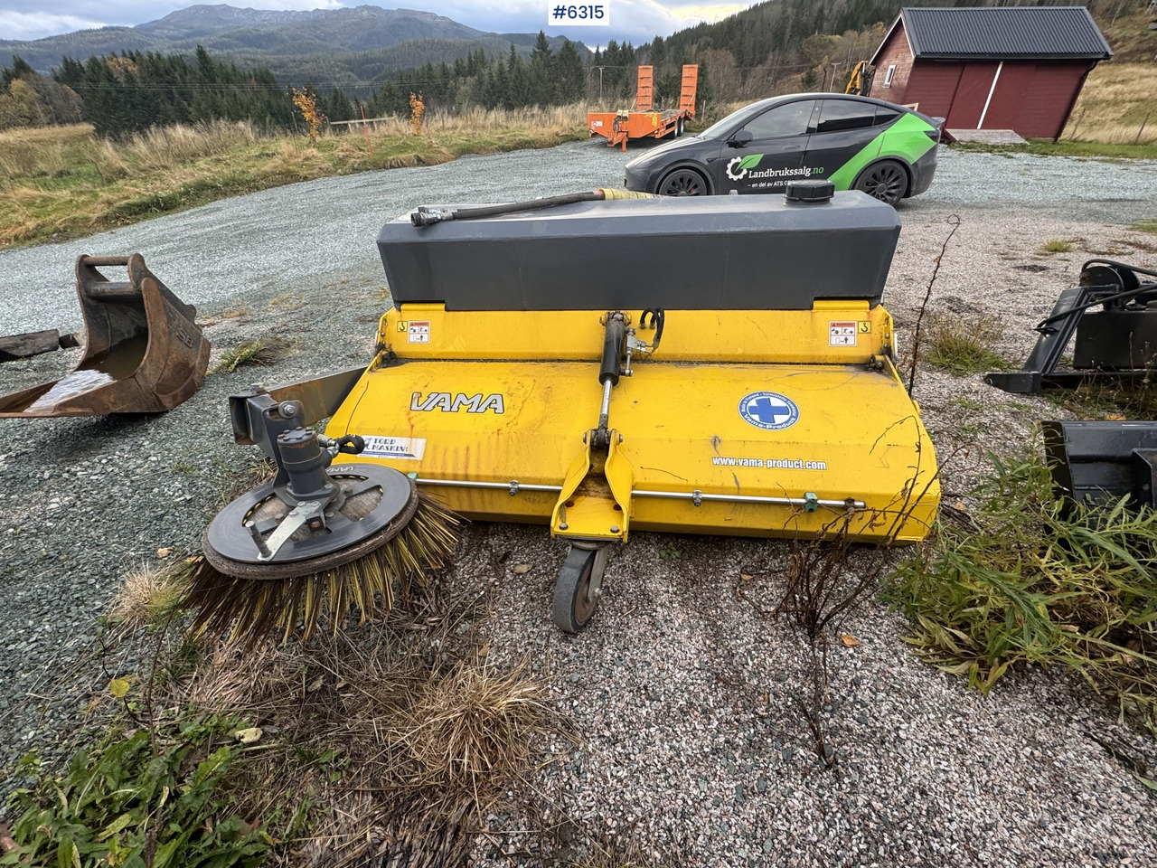 2016 VAMA 2000 Sweeping broom w/ side broom - Brosse: photos 3 2016 VAMA 2000 Sweeping broom w/ side broom - Brosse: photos 3