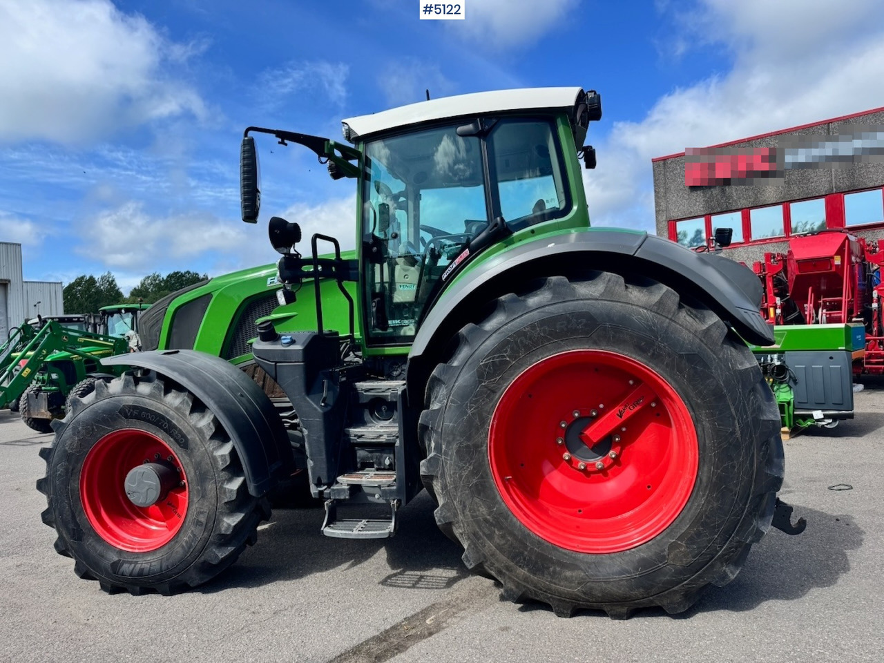 2019 Fendt 828 Vario w/ Front hydraulics and Front PTO. - Tracteur agricole: photos 3 2019 Fendt 828 Vario w/ Front hydraulics and Front PTO. - Tracteur agricole: photos 3
