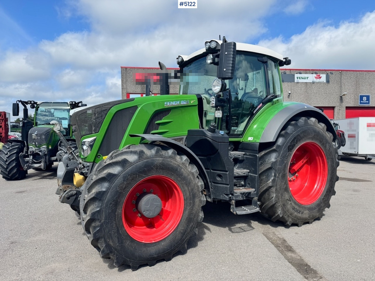 2019 Fendt 828 Vario w/ Front hydraulics and Front PTO. - Tracteur agricole: photos 2 2019 Fendt 828 Vario w/ Front hydraulics and Front PTO. - Tracteur agricole: photos 2