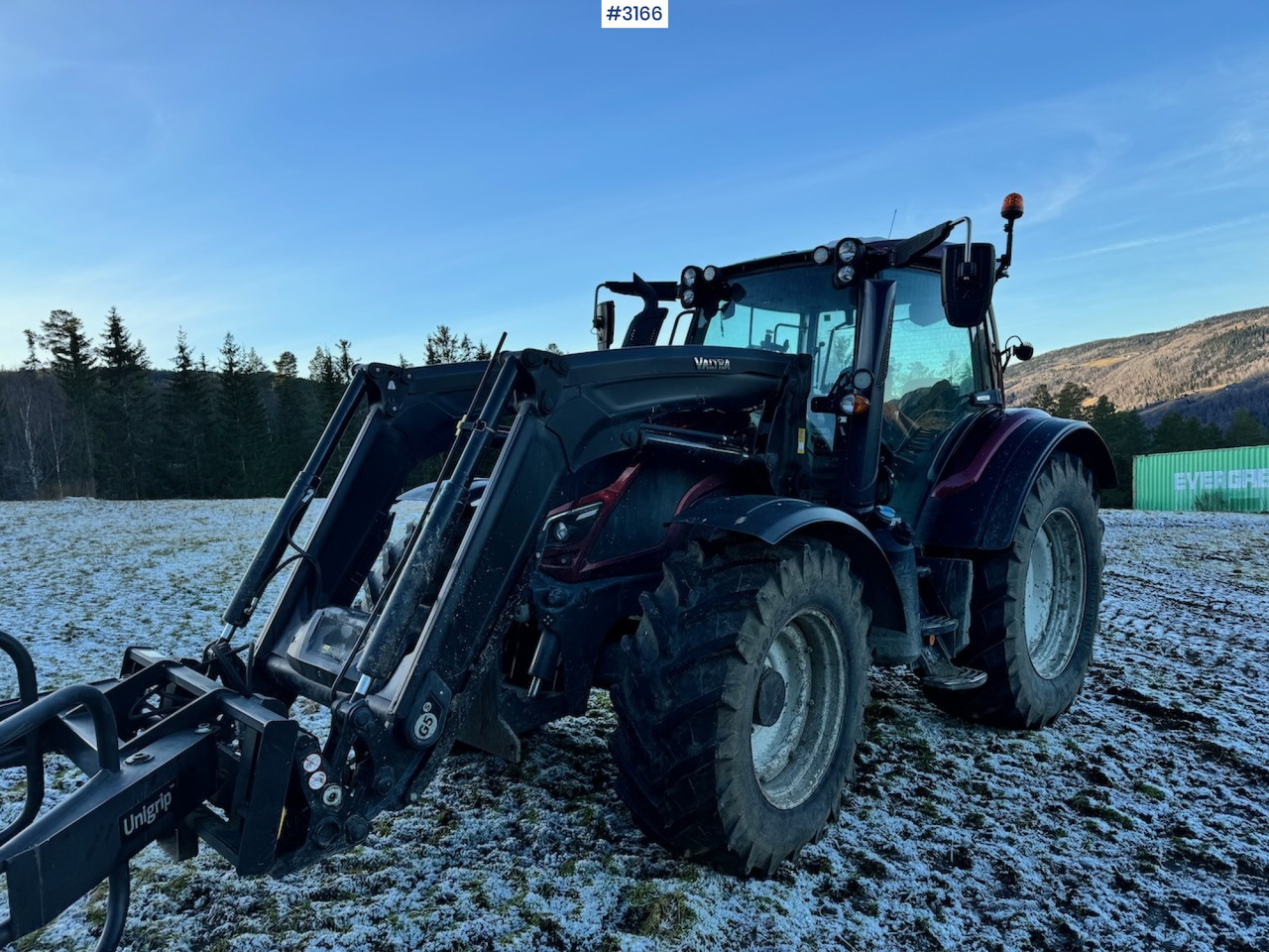 2019 Valtra N174 4x4 With front loader, snowplow blade, and 2 sets of tires. 2770 hours! - Tracteur agricole: photos 1 2019 Valtra N174 4x4 With front loader, snowplow blade, and 2 sets of tires. 2770 hours! - Tracteur agricole: photos 1
