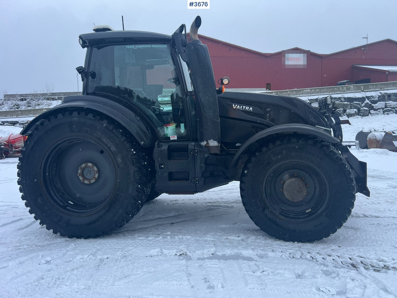 2019 Valtra T254 Snow rigged tractor - Tracteur agricole: photos 2 2019 Valtra T254 Snow rigged tractor - Tracteur agricole: photos 2