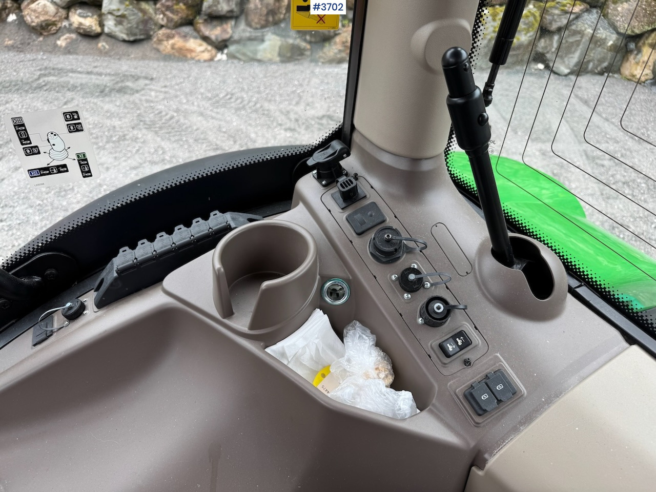 Tracteur agricole 2021 John Deere 6155R w/ front hydraulics and PTO, only 770 hours!: photos 16